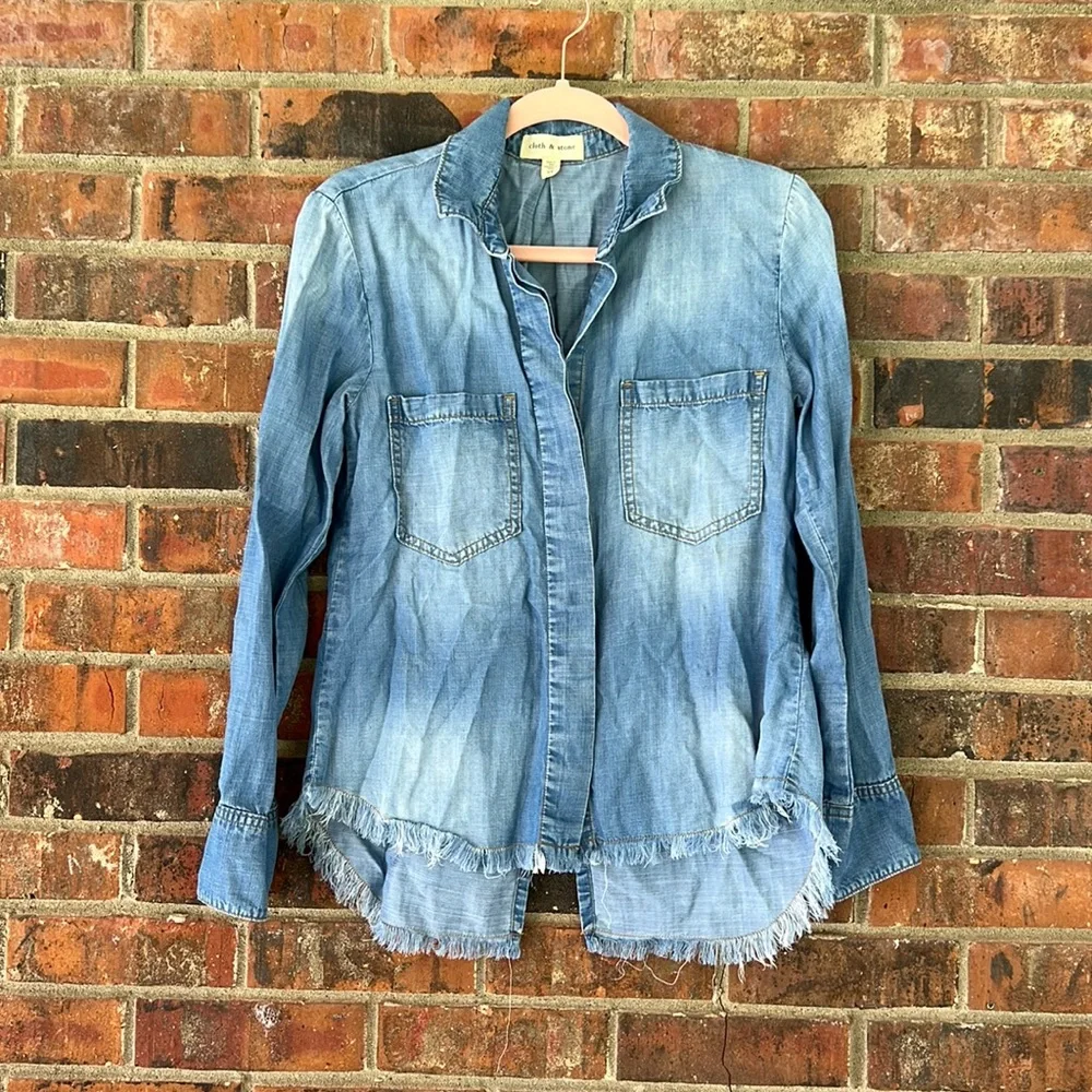 Cloth & Stone chambray button down. Size XS. - Picture 1 of 3